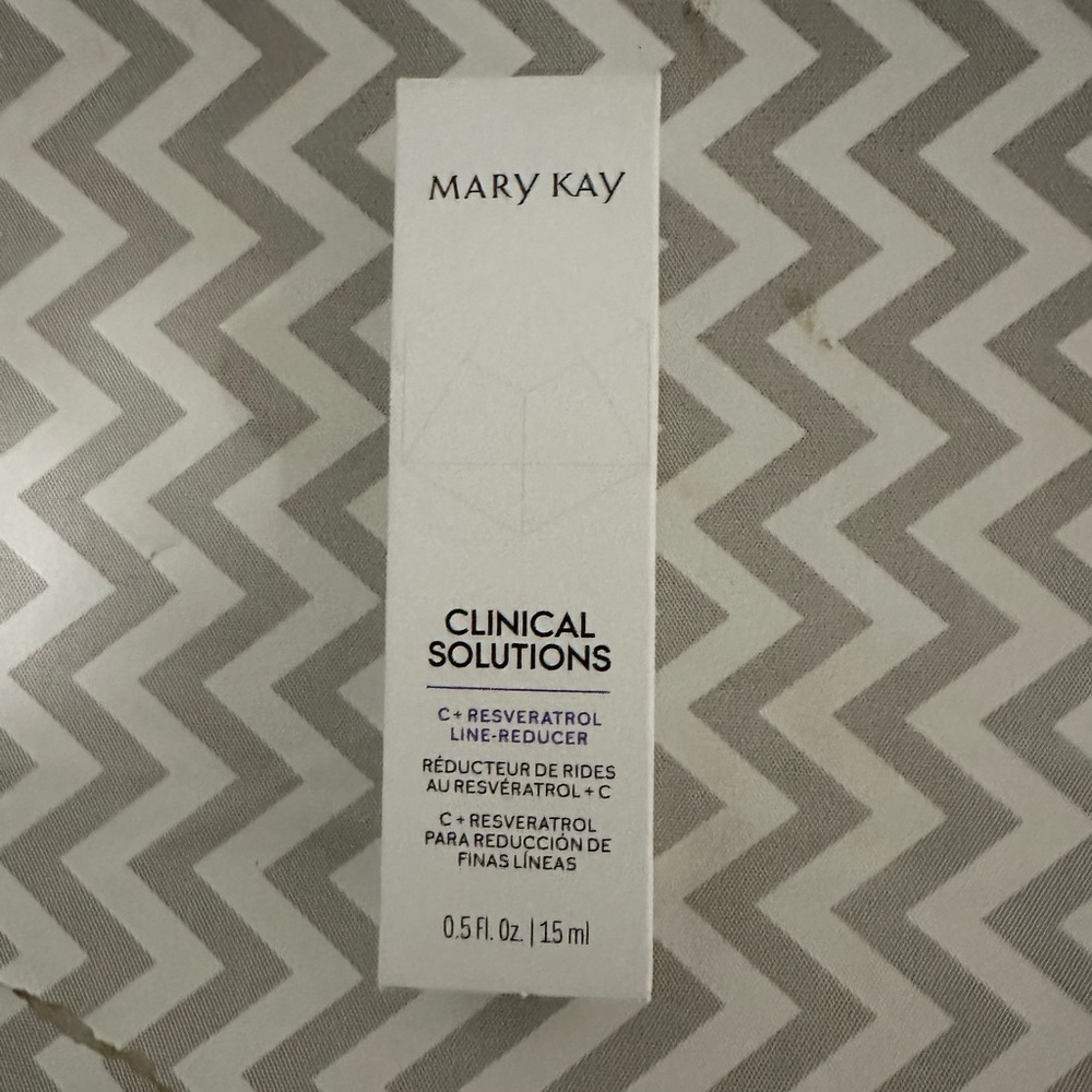 Mary Kay Clinical Solutions Serum - White